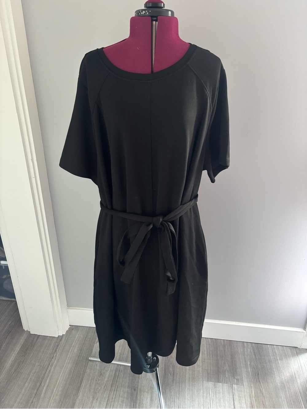 Classic Black Tie-Waist Women’s Dress. Lane Bryant 4x